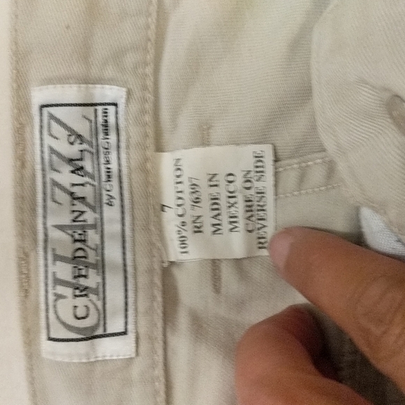 Shorts - Picture 3 of 8